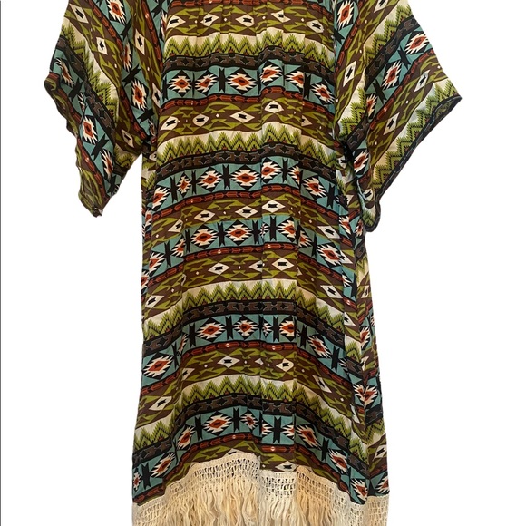 J & M Clothing Co Native American  Style Geometric Fringed Short Sleeve Tunic - Picture 9 of 12